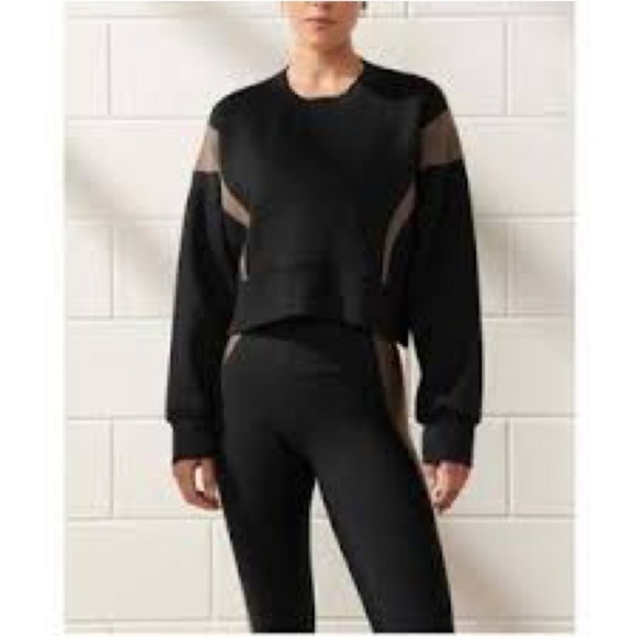 Abercrombie & Fitch YPB NeoKnit Mini Crew in Black - Picture 1 of 6